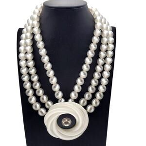White Acrylic Pearl Multi Strand Necklace Flower Pendant Oversized Vtg Statement